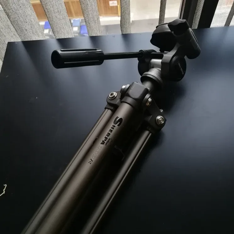 Velbon Sherpa 200R Tripod with PH-157Q Head thumbnail