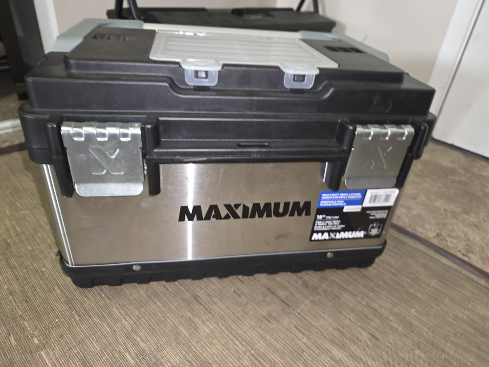 Maximum 19" Heavy Duty Metal Locking Tool Box