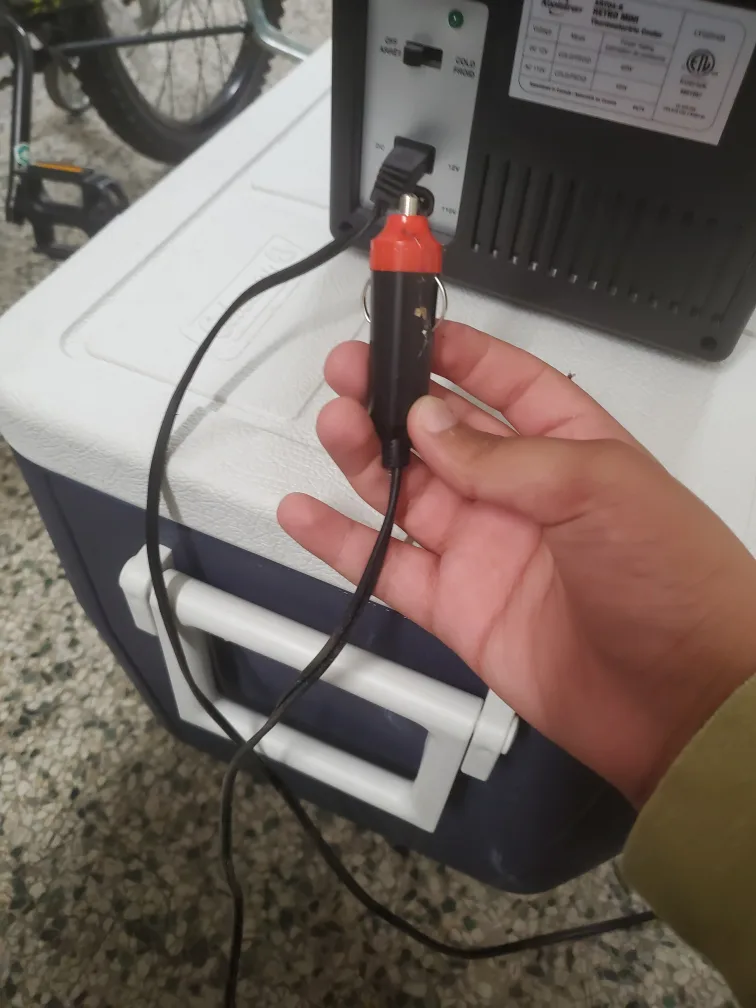 Koolatron Retro Mini Car Fridge - Black image indicator(6)