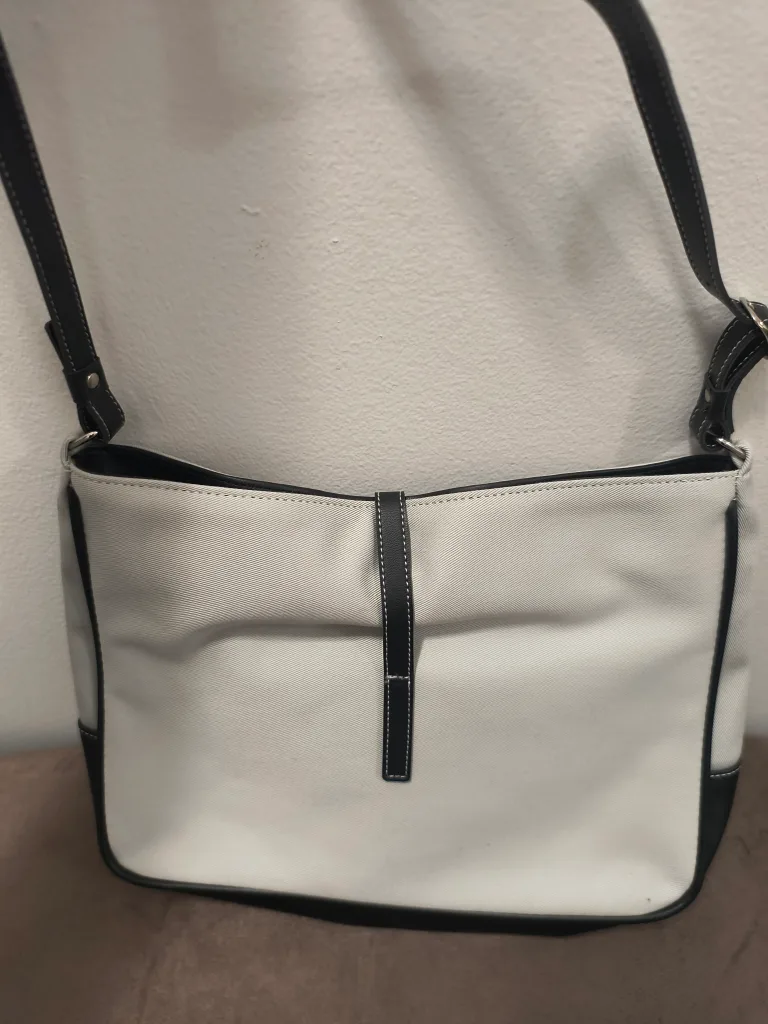 Shoulder Bag - White and Black image indicator(2)