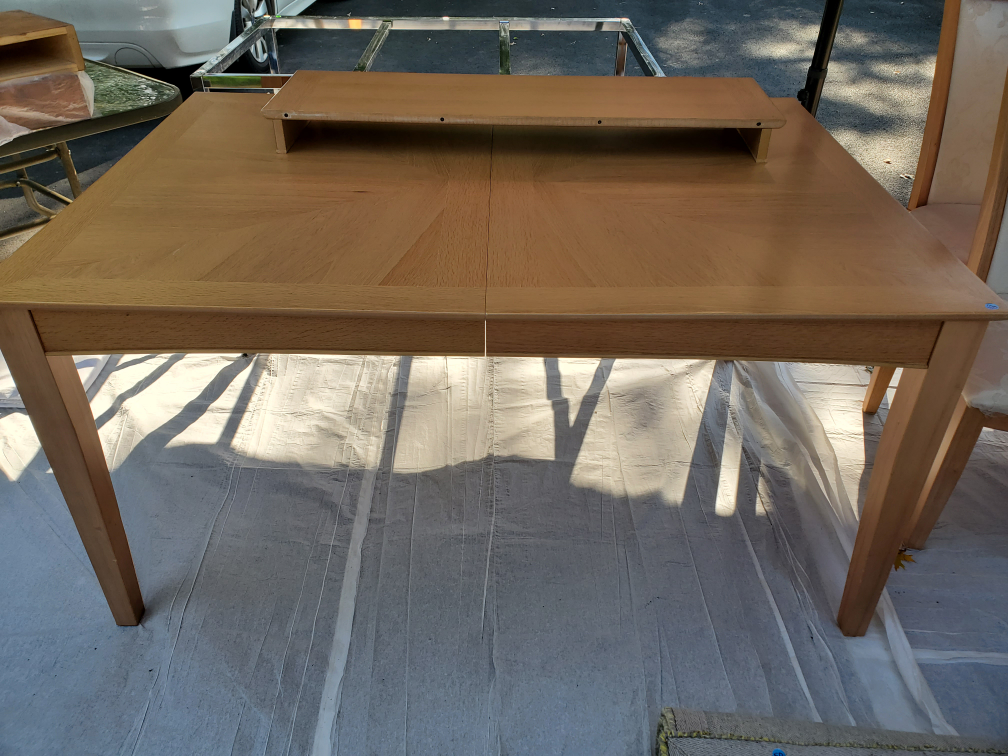 Extendable Dining Table with 6 Chairs