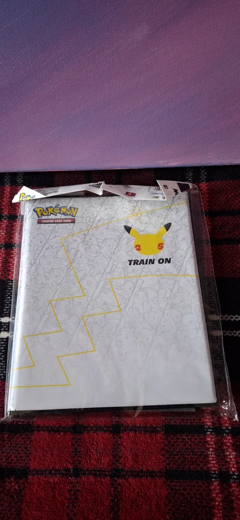 New Pokemon 25th Anniversary Binder image indicator(2)