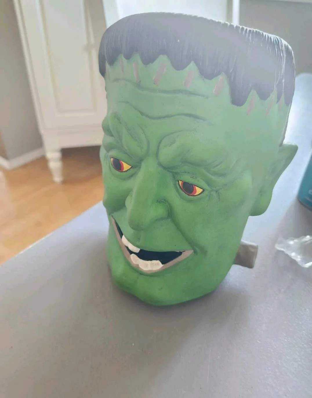 Moving and Singing Frankenstein Head image indicator(2)