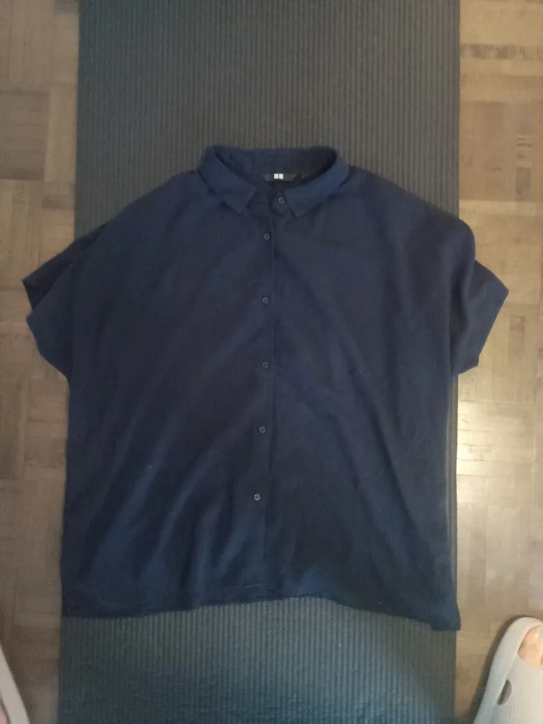 Uniqlo Button-Down Shirt - Size L/G thumbnail