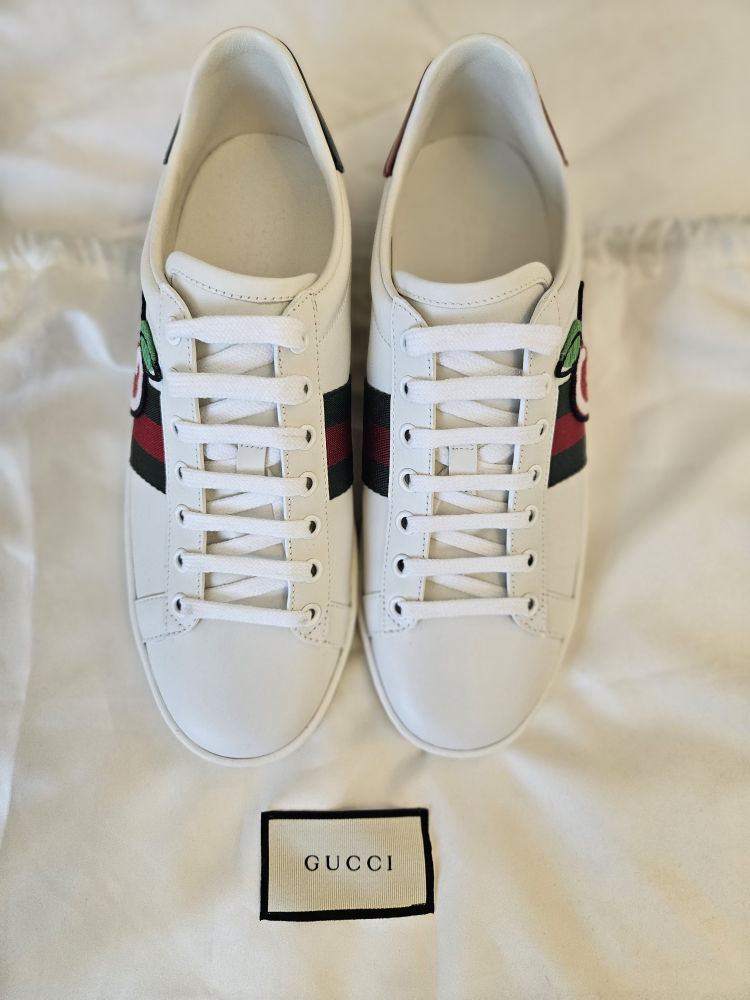 Gucci Ace Sneaker with Cherry Patch Size 39 - photo 2