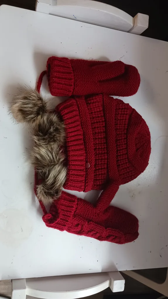 Red Knit Hat and Mitten Set thumbnail