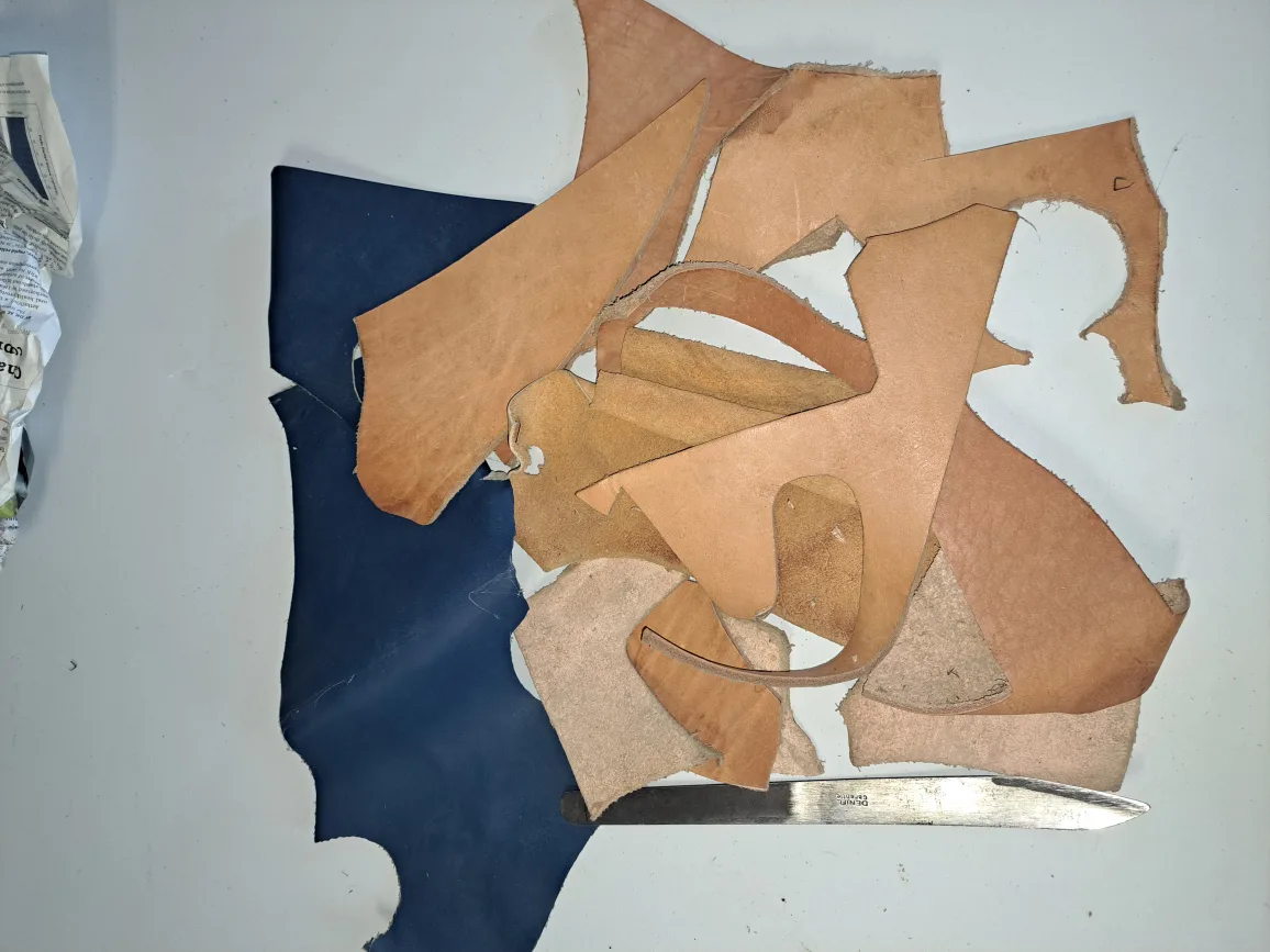 Leather Scraps - Assorted Colours & Sizes thumbnail