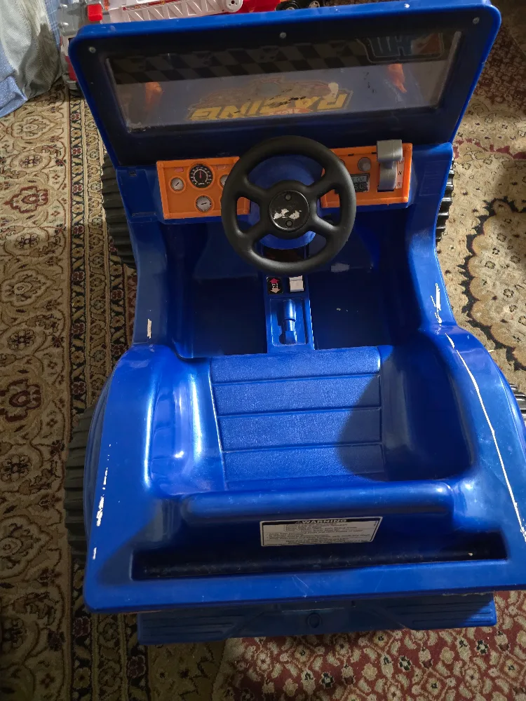 Hot Wheels Racing Jeep - Ride On Toy image indicator(4)