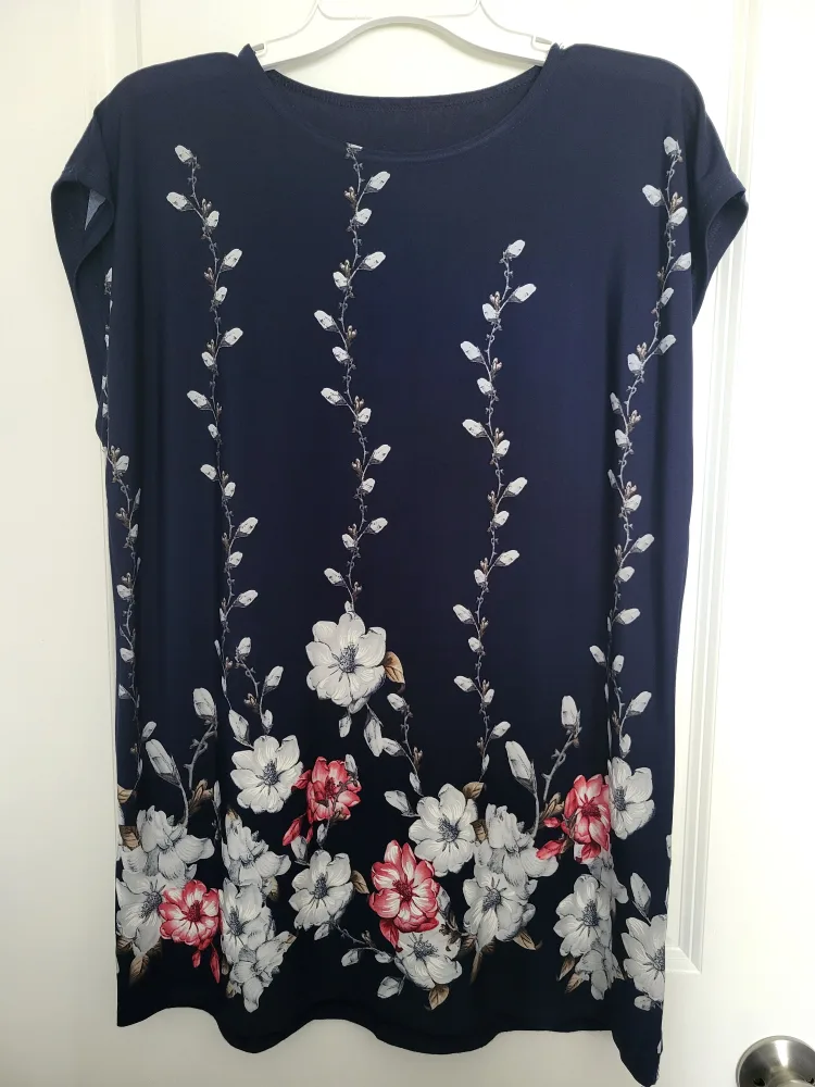 Sleeveless blouse size XL thumbnail