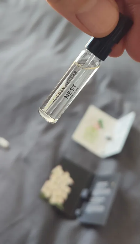 Marc Jacobs Daisy Wild & Nest Golden Nectar Sample image indicator(3)