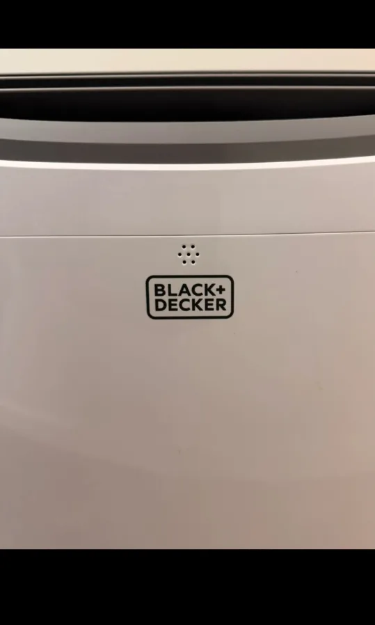 (Free Delivery)10,000 BTU Black + Decker Air Conditioner image indicator(2)