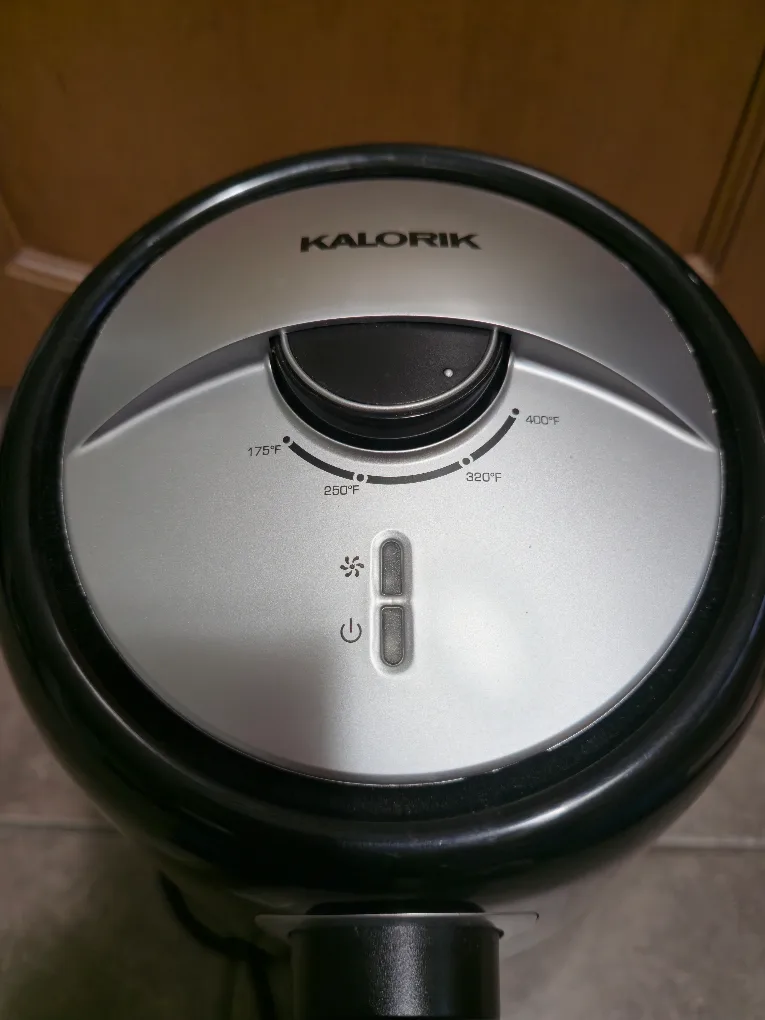Compact Smart Fryer - Like New! thumbnail
