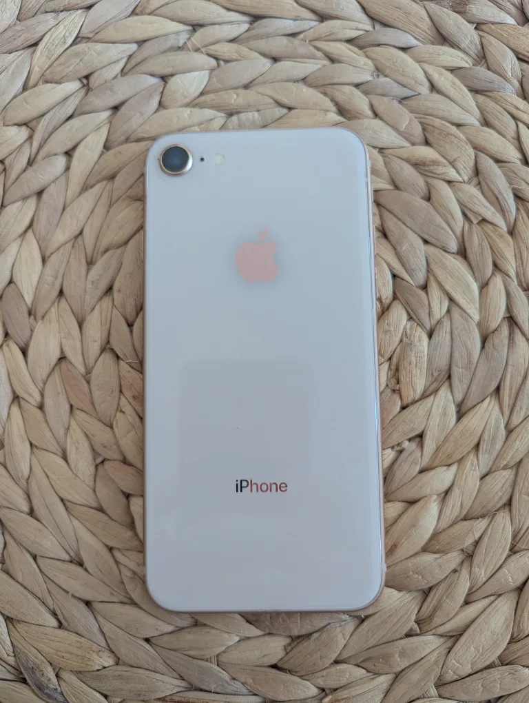 iPhone 8 64GB with Brown Case image indicator(2)