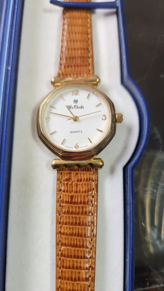MXONDA Quartz Watch with Leather Strap thumbnail