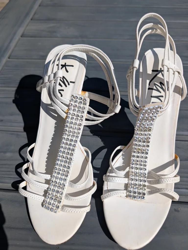 Kimchi Blue White Heels - Size 8 🧡 thumbnail