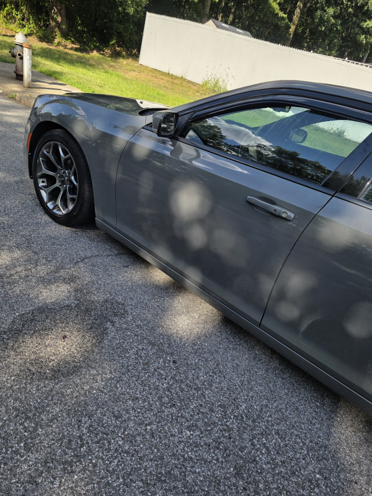 2017 Chrysler 300s - photo 2