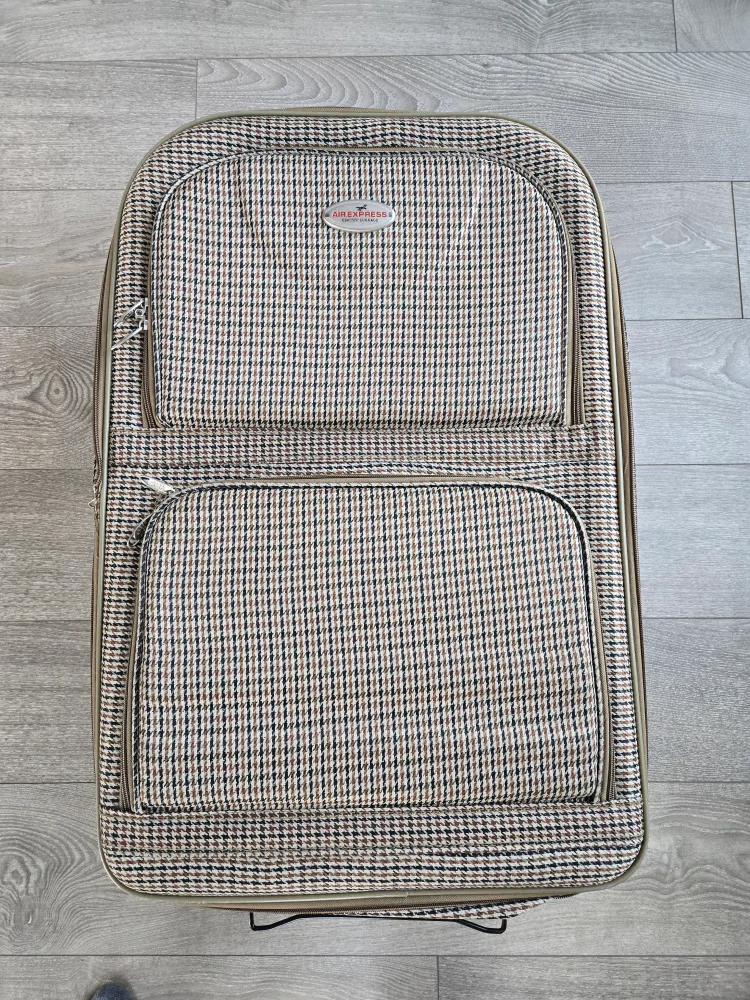 Air Express Luggage thumbnail