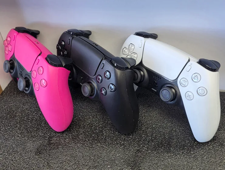 PlayStation 5 (PS5) Dualsense Controllers image indicator(3)