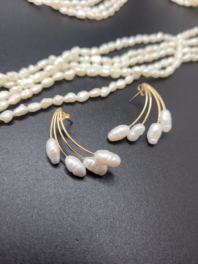 Genuine Rice Pearl Earring and Necklace Set image indicator(5)