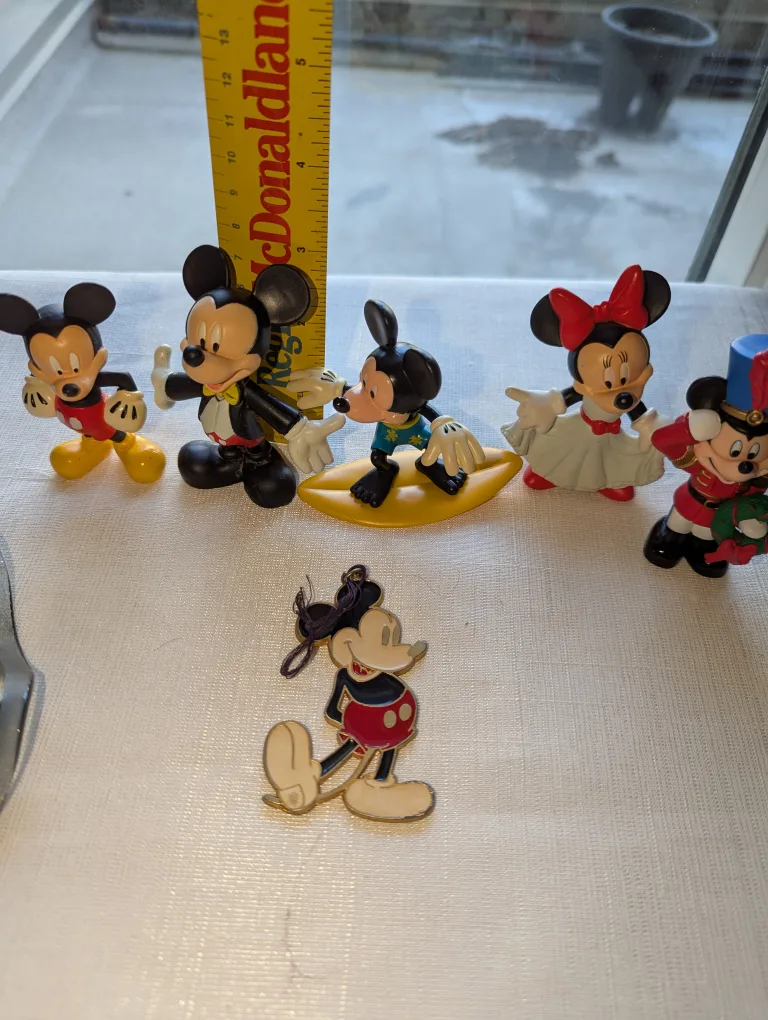 Disney Mickey Mouse Lot image indicator(8)