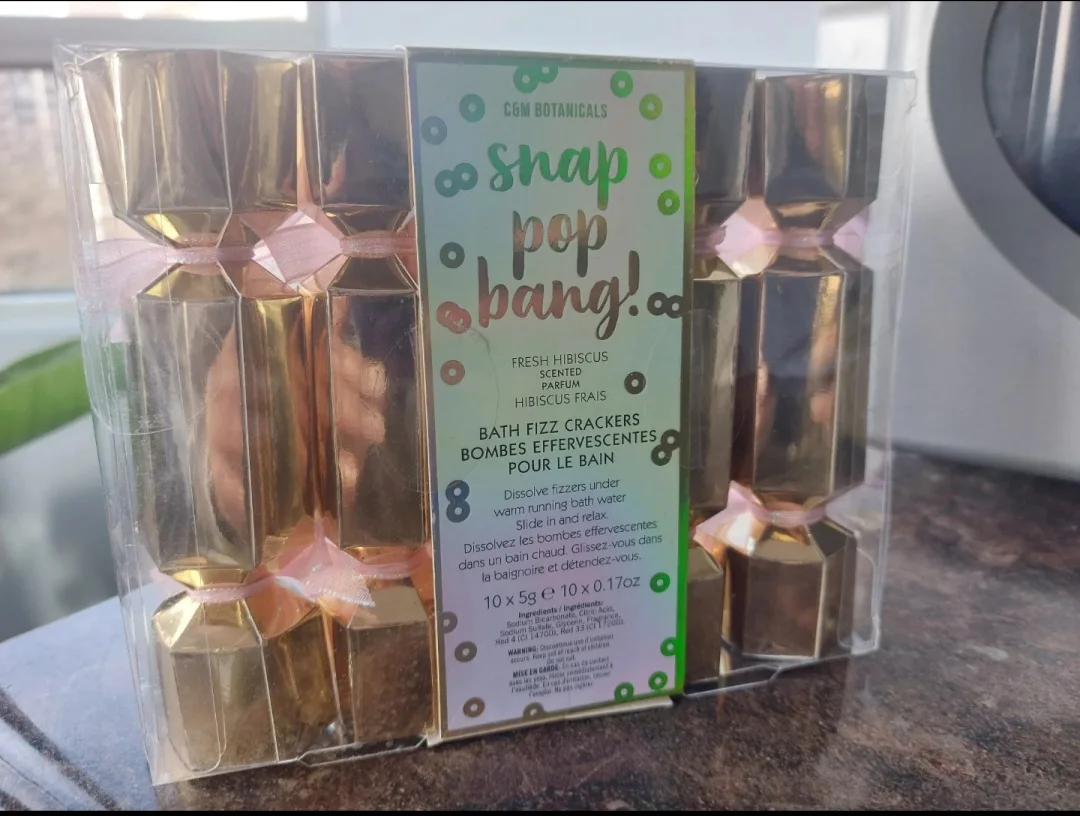 C&M Botanicals Snap Pop Bang Bath Fizz Crackers thumbnail