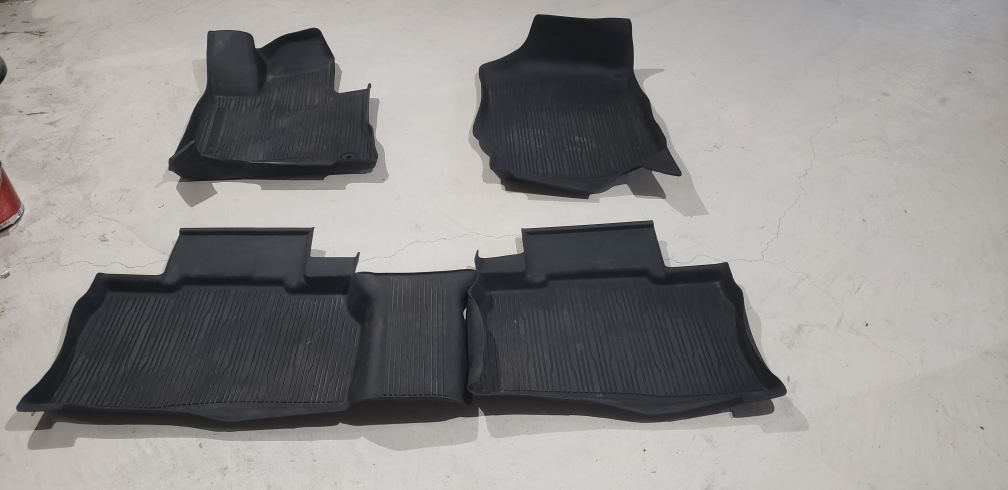 Ford Explorer Floor Mats - Black