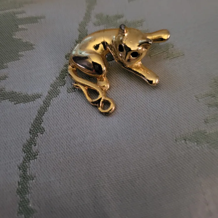 Vintage Gold Cat Brooch thumbnail