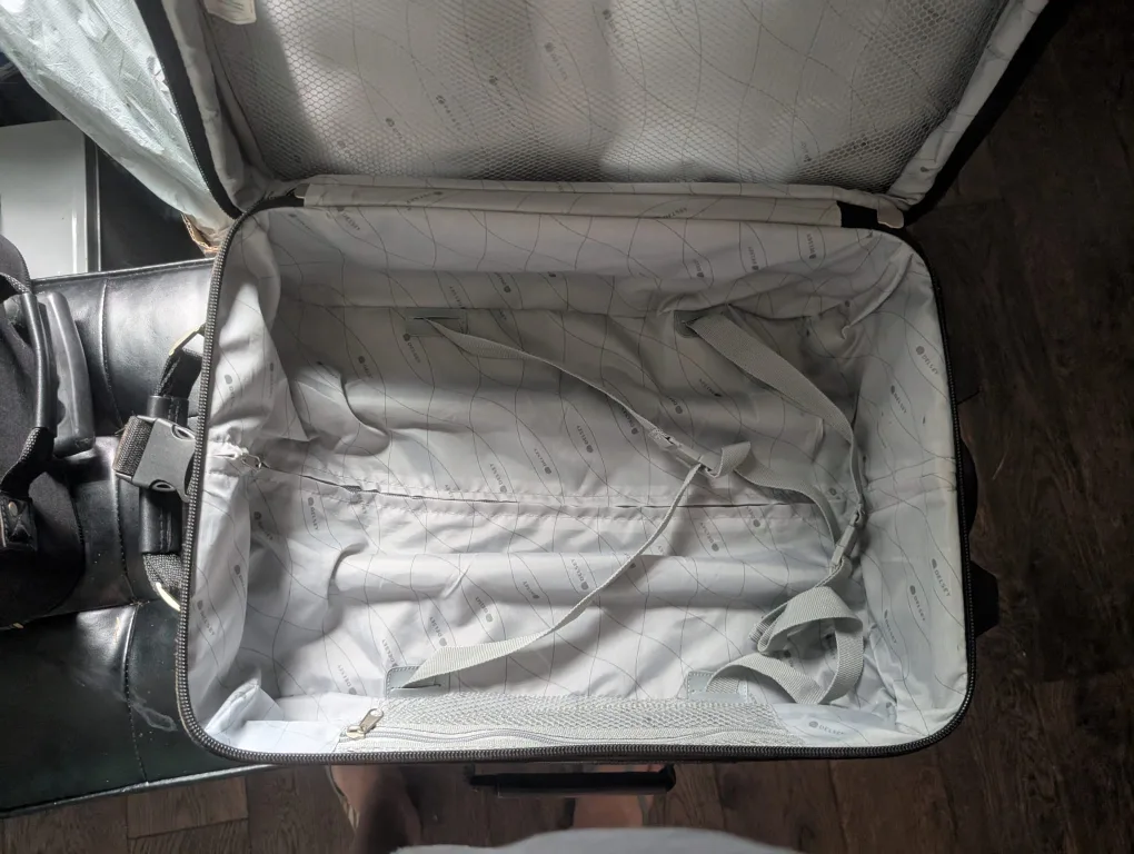 Delsey Black Carry-On Suitcase image indicator(4)