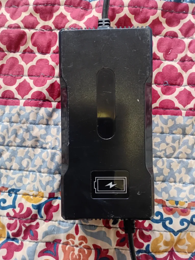 YZ260 42V 5A Power Charger image indicator(2)