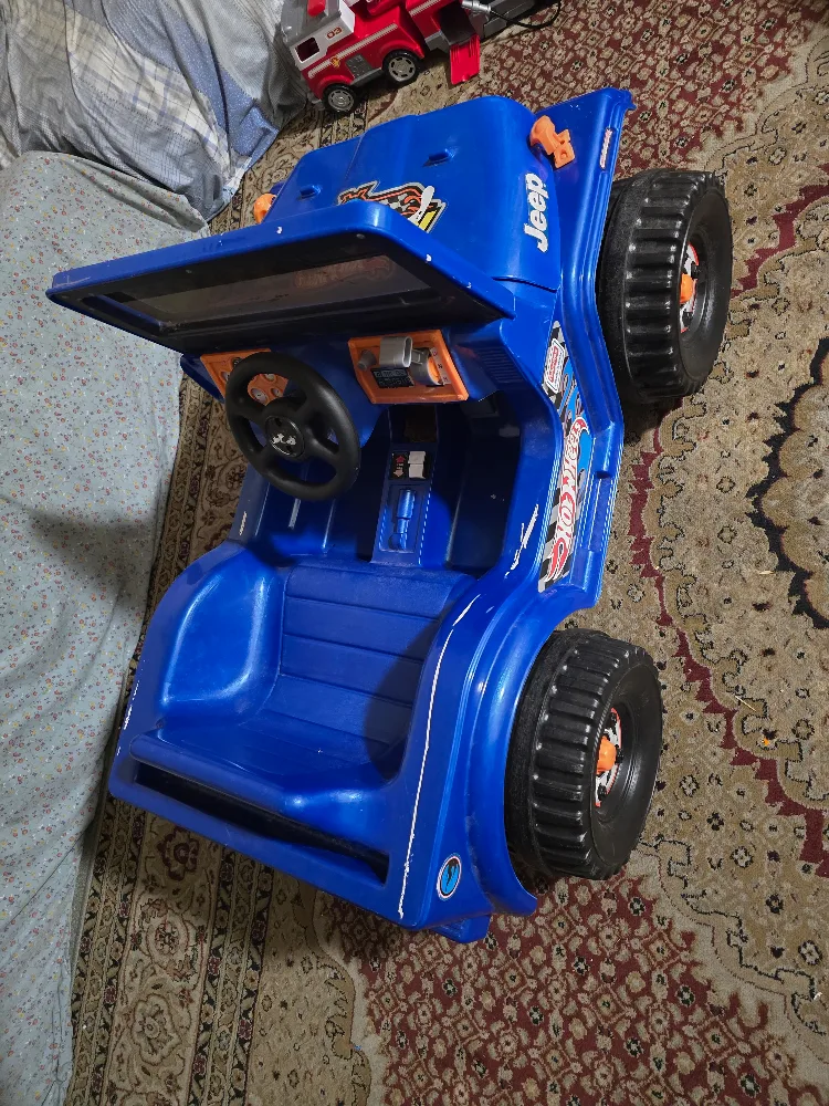 Hot Wheels Racing Jeep - Ride On Toy image indicator(6)