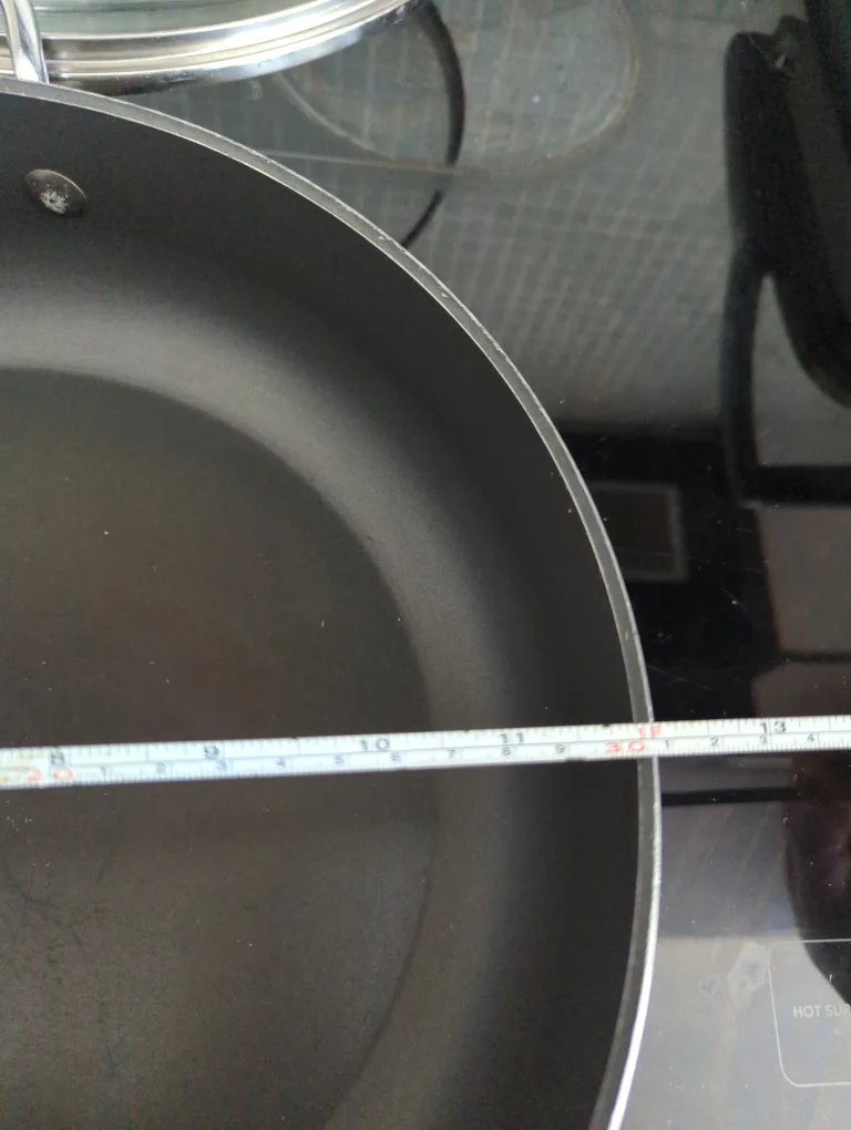 Black Frying Pan - 12 inch image indicator(2)