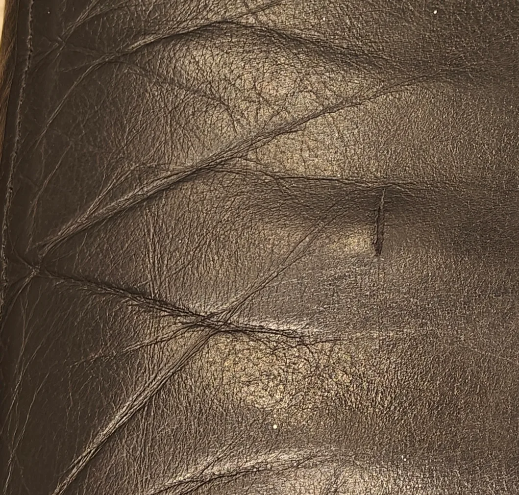 Black Leather Sofa - Used image indicator(2)