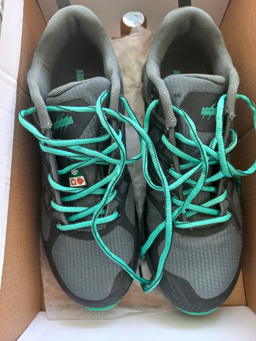 Women's CSA Approved Safety Shoes - Steel Toe - Size 8
