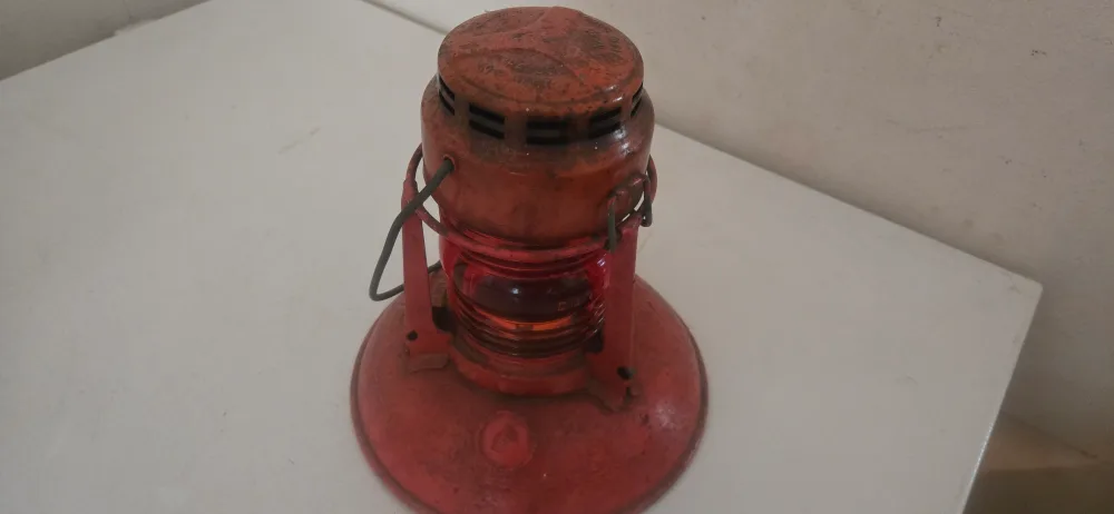 Vintage Railroad Lanterns - Assorted Colours image indicator(2)