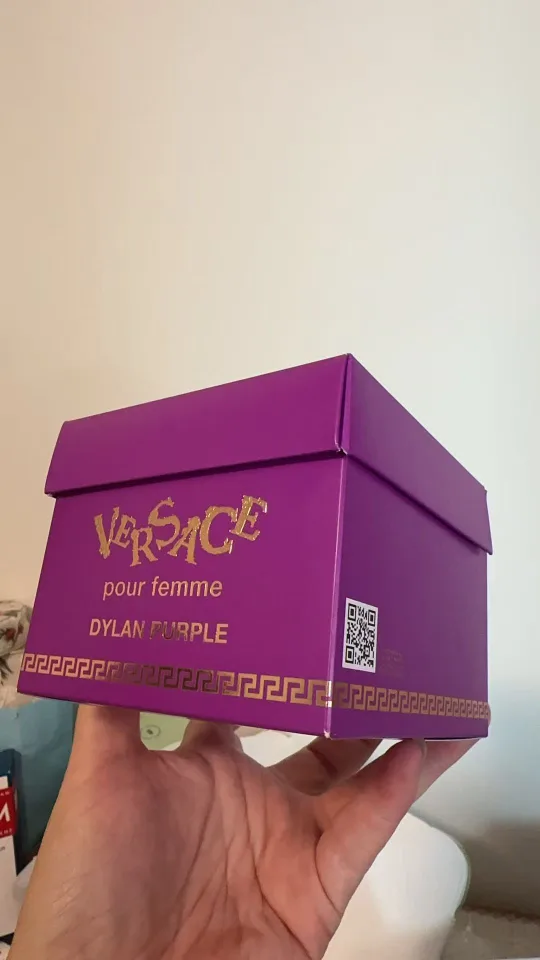 Versace Dylan Purple Perfume Set from Shoppers image indicator(4)