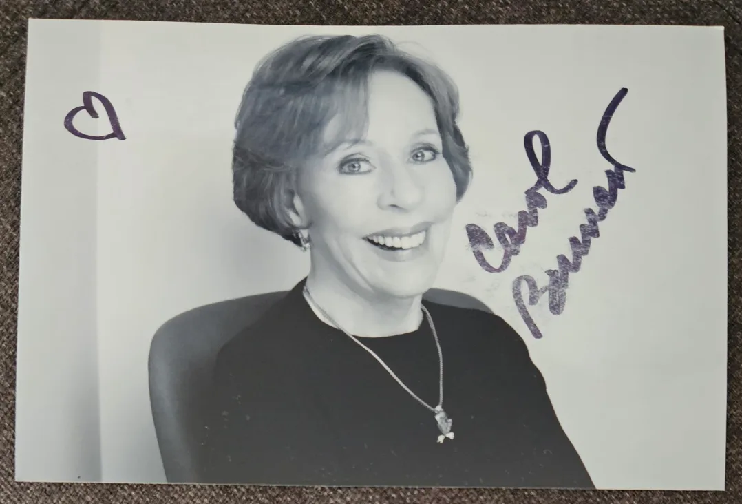 🧡 Carol Burnett authentic autograph on 4x6 glossy photo thumbnail