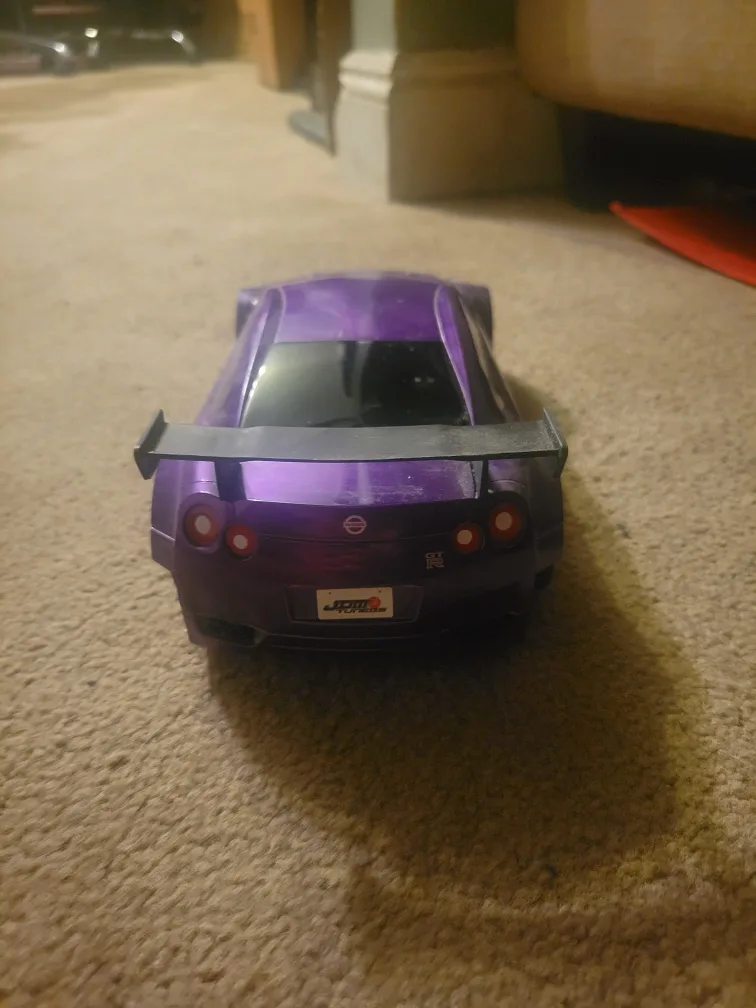 remote control cars- Purple Nissan GTR & Red Car image indicator(2)