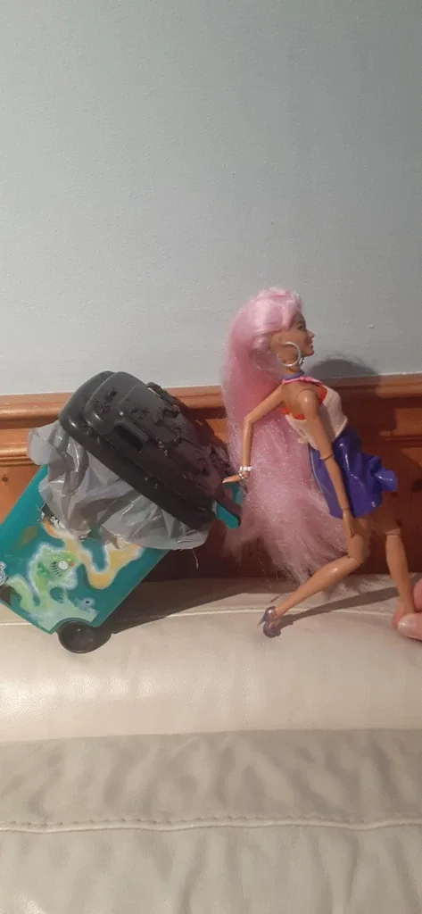 The Trash Pack Wheelie Bin Toy image indicator(4)