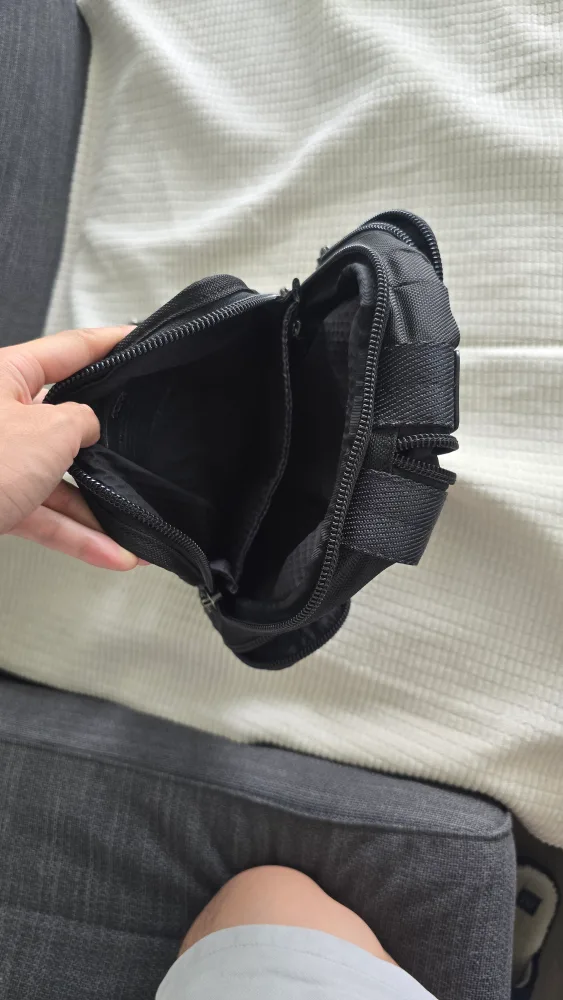 Tumi Black Sling Bag image indicator(4)