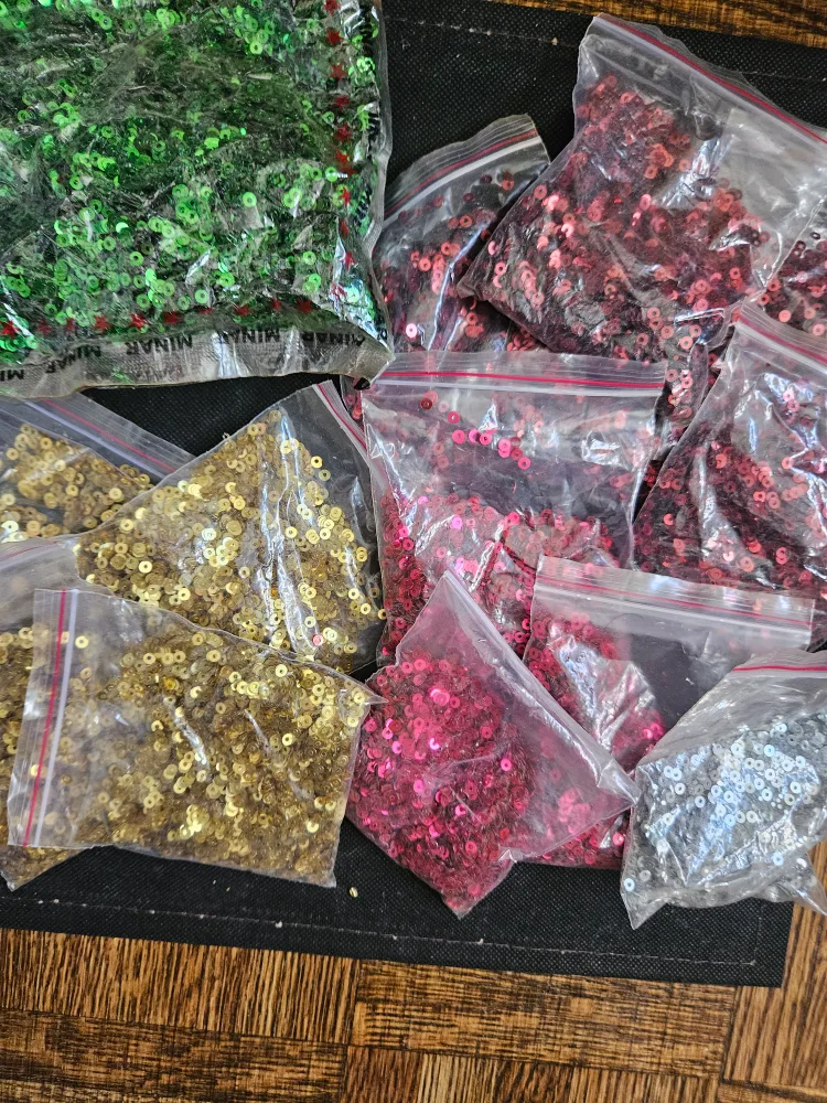 Assorted Crafting Beads & Sequins image indicator(2)