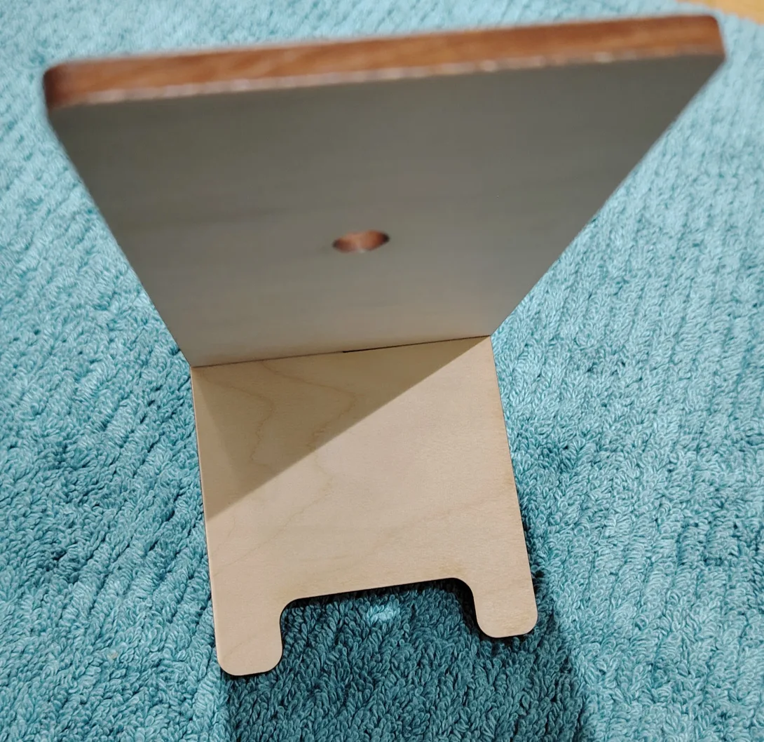 Wooden Phone Stand with Beehive Design image indicator(4)