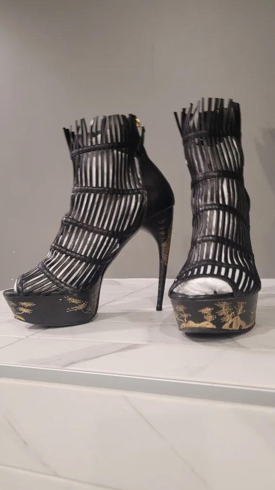 Authentic Alexander McQueen Platforms 9 image indicator(4)