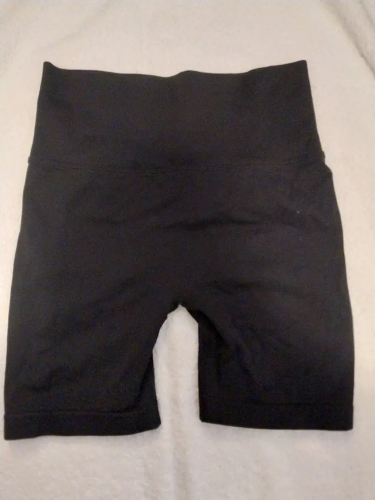 Uniqlo Active Shorts - Size Small thumbnail