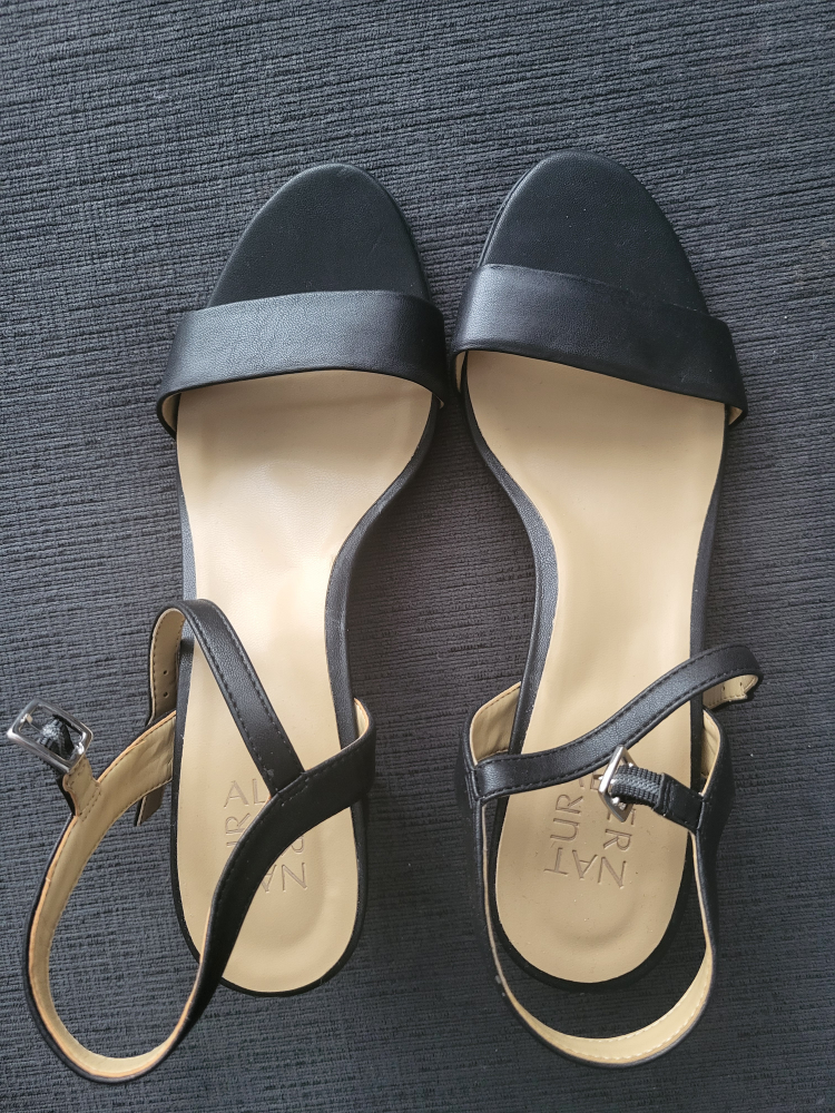 Naturalizer heels size 9M