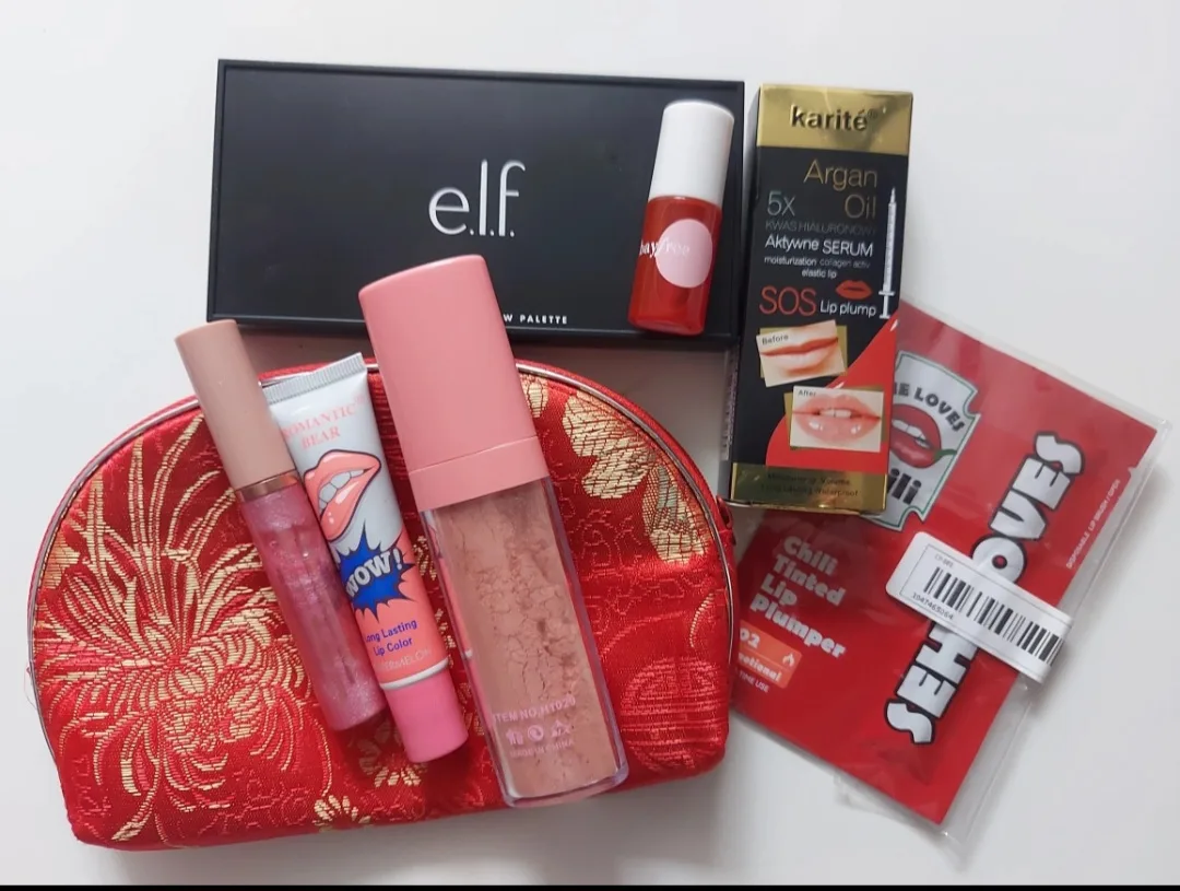 Makeup Bundle: ELF Palette, Lip Plumpers & More! thumbnail