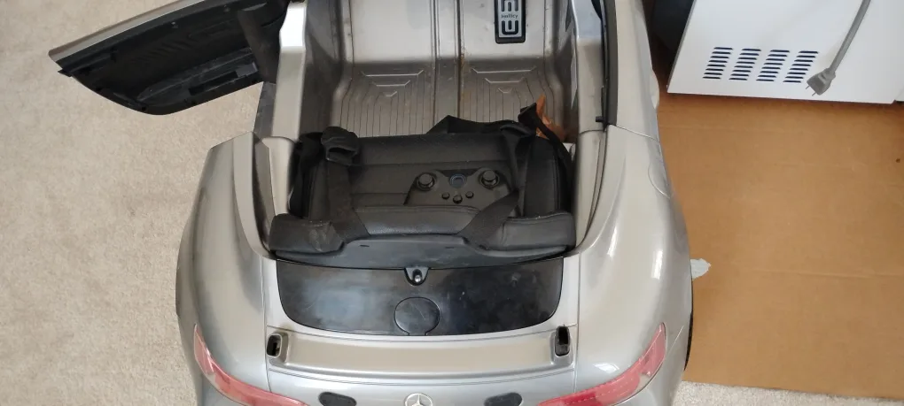 Mercedes-AMG GT Kids Ride On Car image indicator(5)