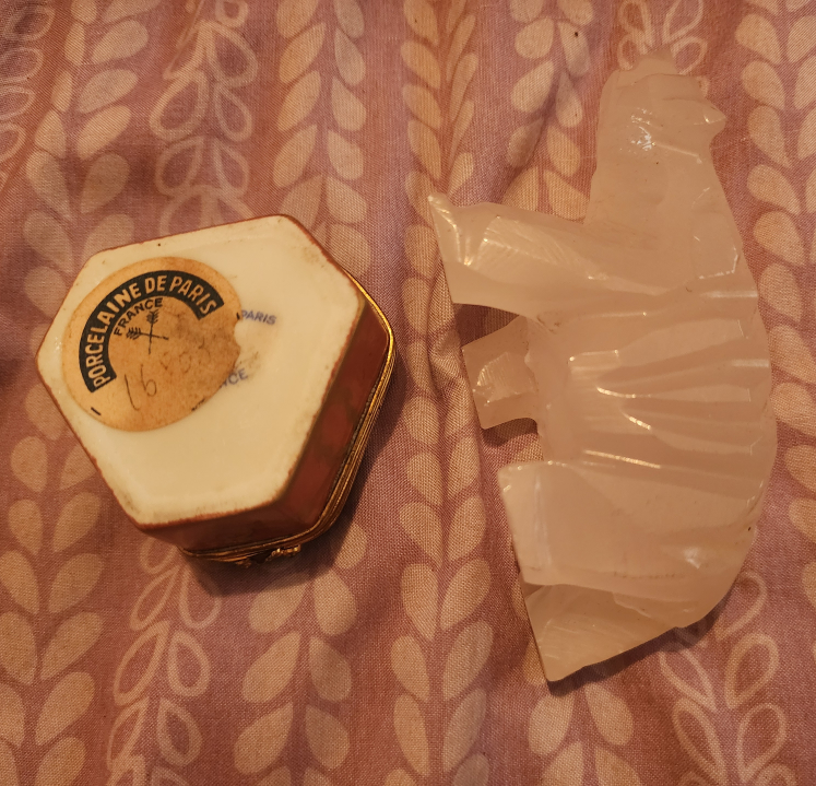 Porcelaine De Paris Trinket Box & Alabaster Bear CASH ONLY - photo 3