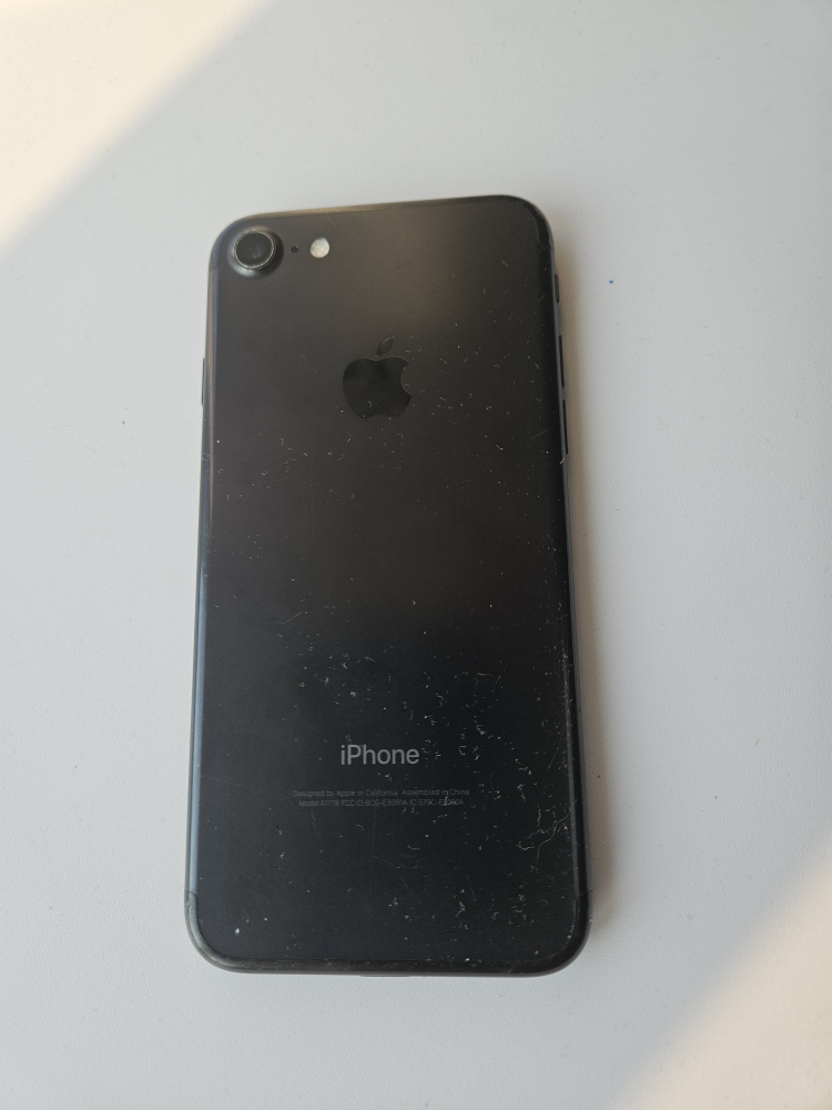iPhone 7 - Black - 32GB
