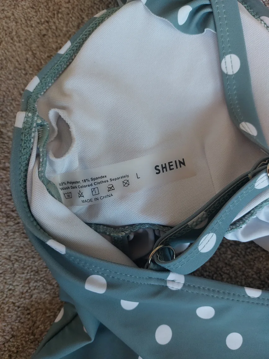 like new women's swimming suit size L image indicator(3)