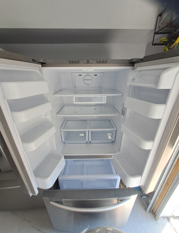 Samsung RF18HFENBSR Fridge - photo 3